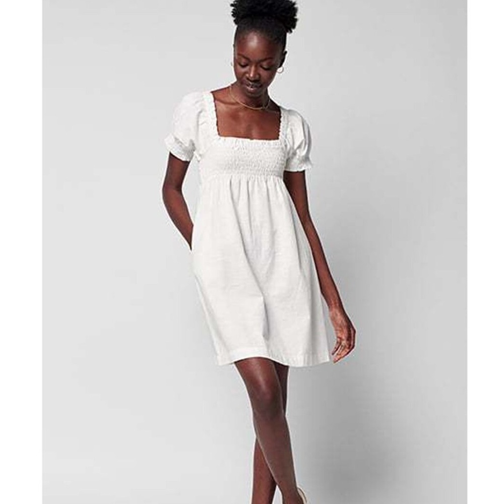 Faherty white cotton above knee dress, size 4, with pockets! NWOT.